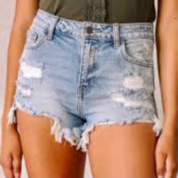 BDG High Rise Dree Cheeky light wash cutoff jean shorts, 26w - Picture 4 of 8